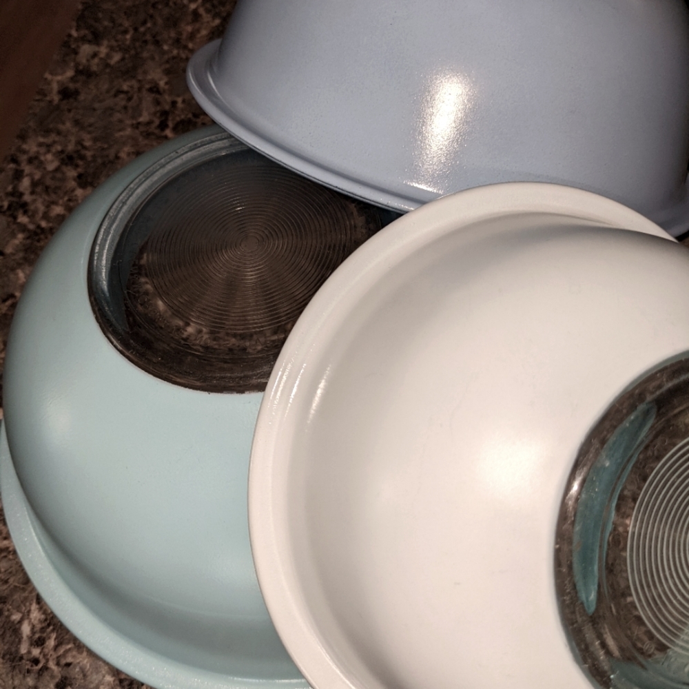 Vintage Pyrex Shades of Blue Nesting Bowls